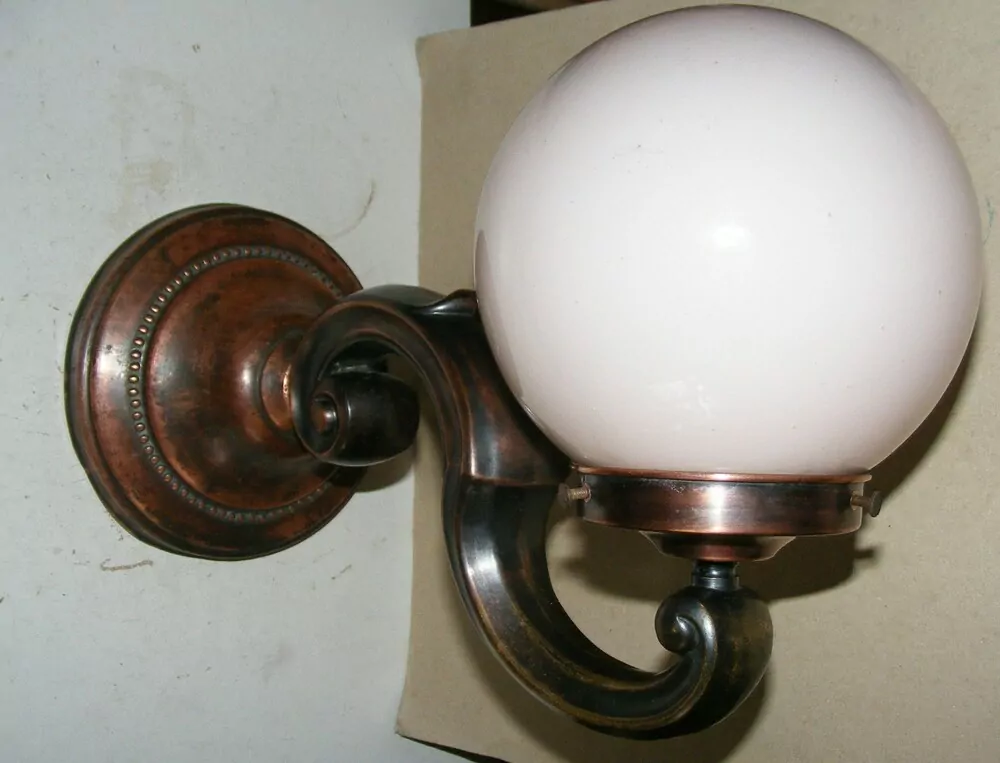LAMPIČKA NA STĚNU 1 KS NÁSTĚNNÁ LAMPA ELEKTRICKÁ 