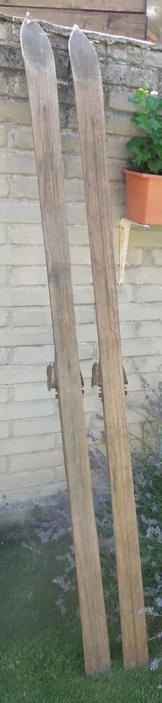 Starožitné dřevěné lyže 200cm