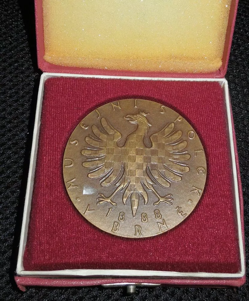 PLAKETA MUZEJNÍ A VLSTIVĚDNÁ SPOLEČNOST V BRNĚ 1888 / 1988