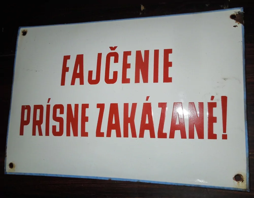 PLECHOVÁ CEDULE SMALTOVÁ FAJČENIE PRÍSNE ZAKÁZANÉ !