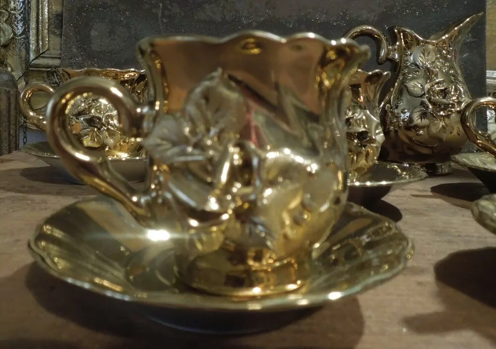 ČAJOVÁ PORCELÁNOVÁ SOUPRAVA ZLATÁ