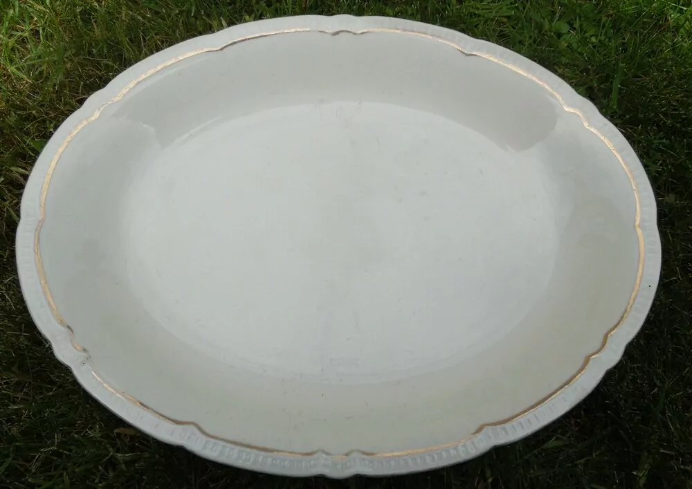 PORCELÁNOVÉ TALÍŘE A MÍSY