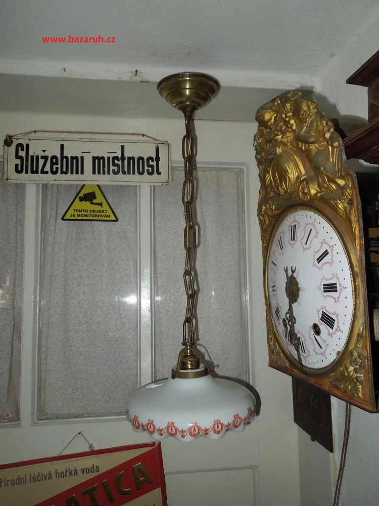 STARÝ LUSTR STÍNÍTKO