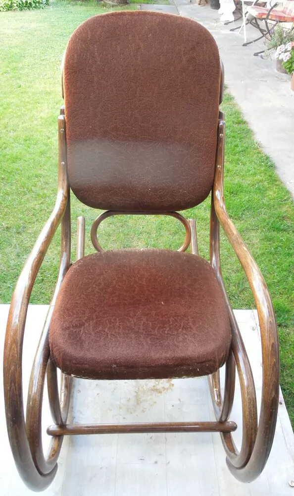 STAROŽITNÉ HOUPACÍ KŘESLO 2