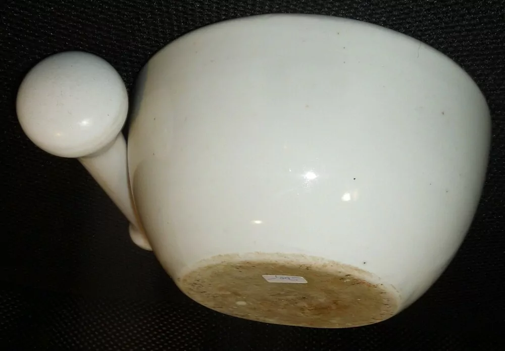HMOŽDÍŘ PORCELÁNOVÝ