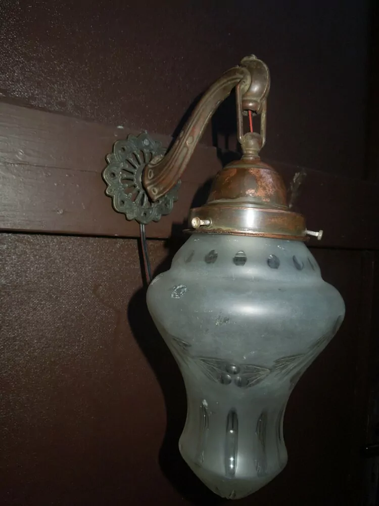  LAMPIČKA NA STĚNU 1 KS NÁSTĚNNÁ LAMPA ELEKTRICKÁ
