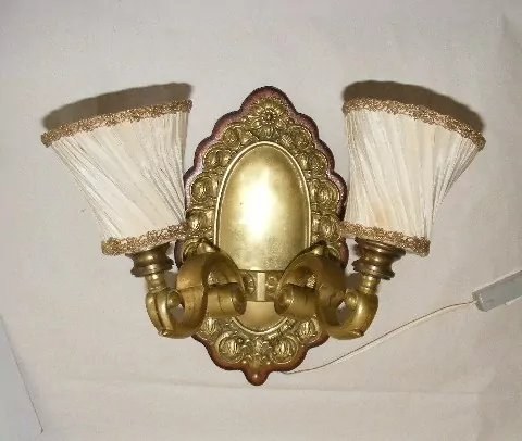 LAMPIČKA NA STĚNU NÁSTĚNNÁ LAMPA