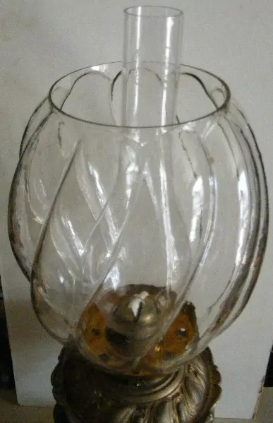 STAROŽITNÁ PETROLEJOVÁ LAMPA , PETROLEJKA