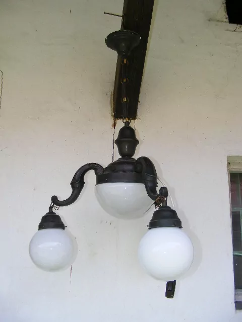 MOSAZNÝ LUSTR 4 stínidla