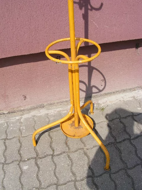 STAROŽITNÝ KOVOVÝ VĚŠÁK
