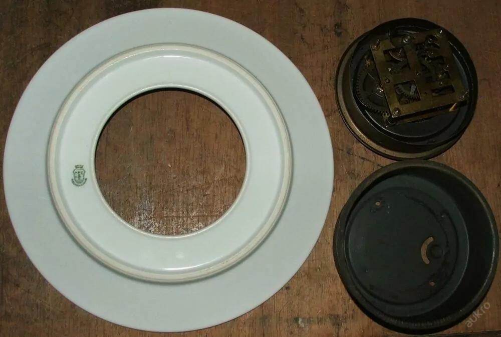 HODINY PORCELÁNOVÉ KUCHYŇSKÉ PORCELÁNKY 