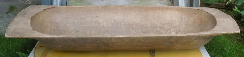 Dřevěná vana, ručně dlabané necky, troky