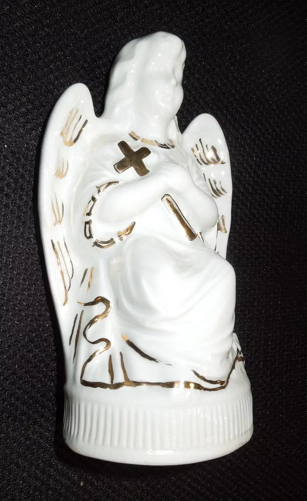 SOCHA SVATÁ PORCELÁN ANDĚL 17,5 CM
