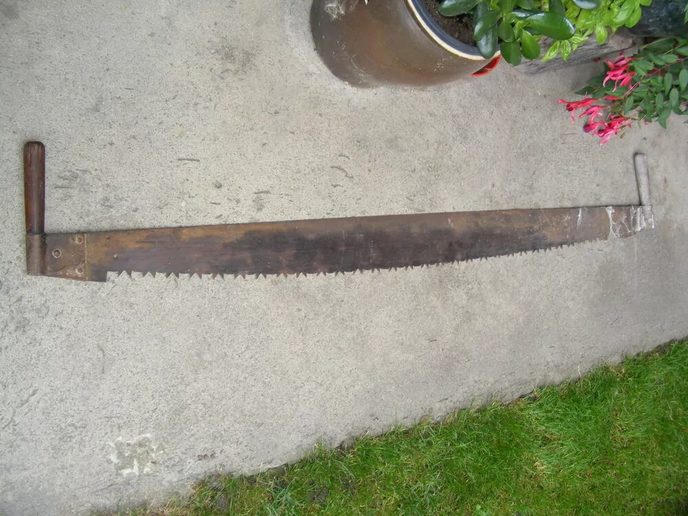 PILA BŘICHATKA DÉLKA 135 CM