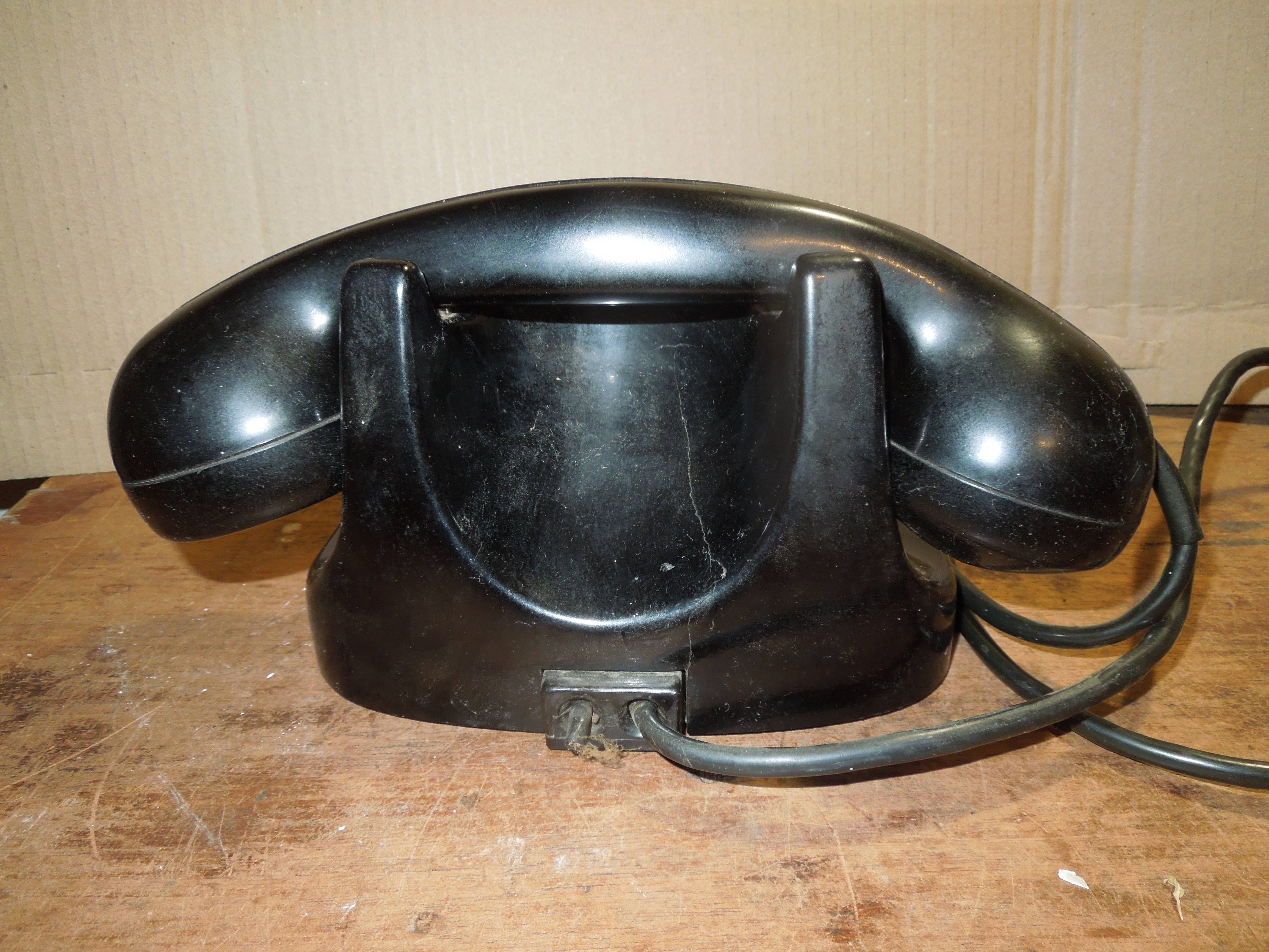 RETRO TELEFON NA DEKORACI