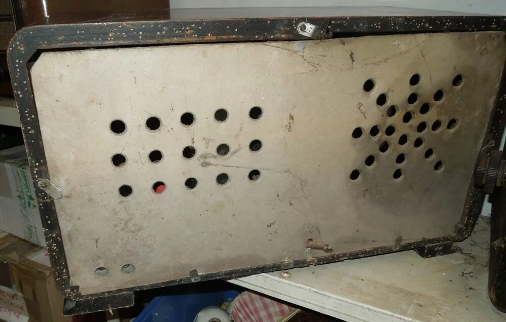 STARÉ RÁDIO NA DEKORACI