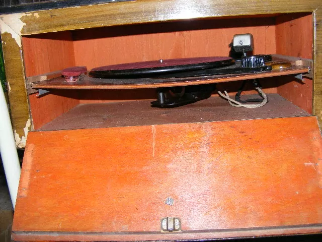 GRAMOFON 