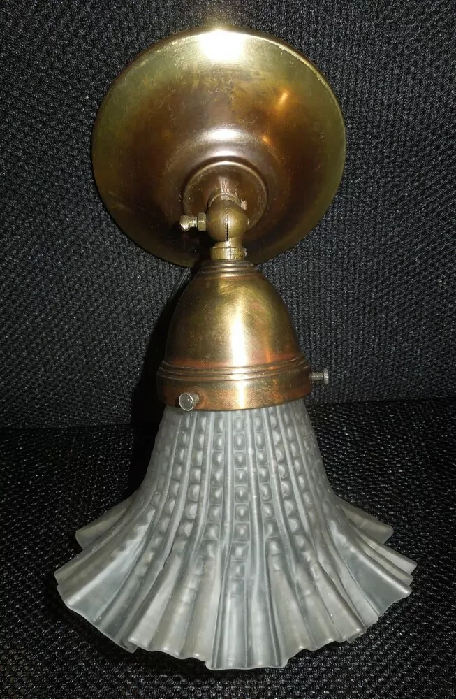 LAMPIČKA STROPNÍ NEBO NA ZEĎ