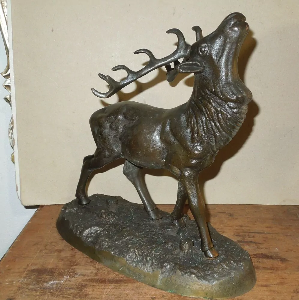 SOCHA BRONZ JELEN