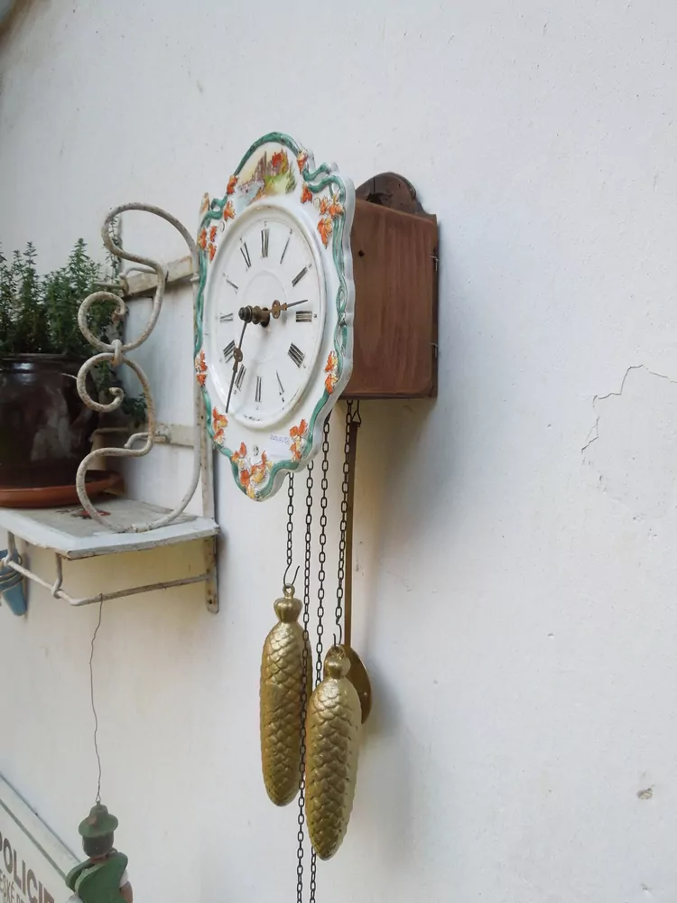 HODINY NÁSTĚNNÉ DVOUZÁVAŽOVÉ PORCELÁNOVÉ, PORCELÁNKY