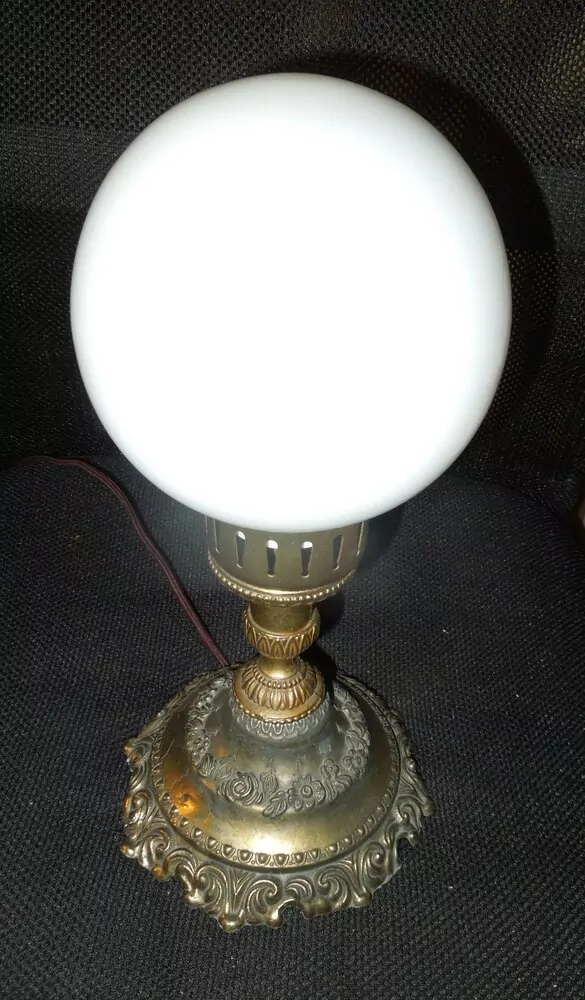 STAROŽITNÁ STOLNÍ LAMPA , LAMPIČKA