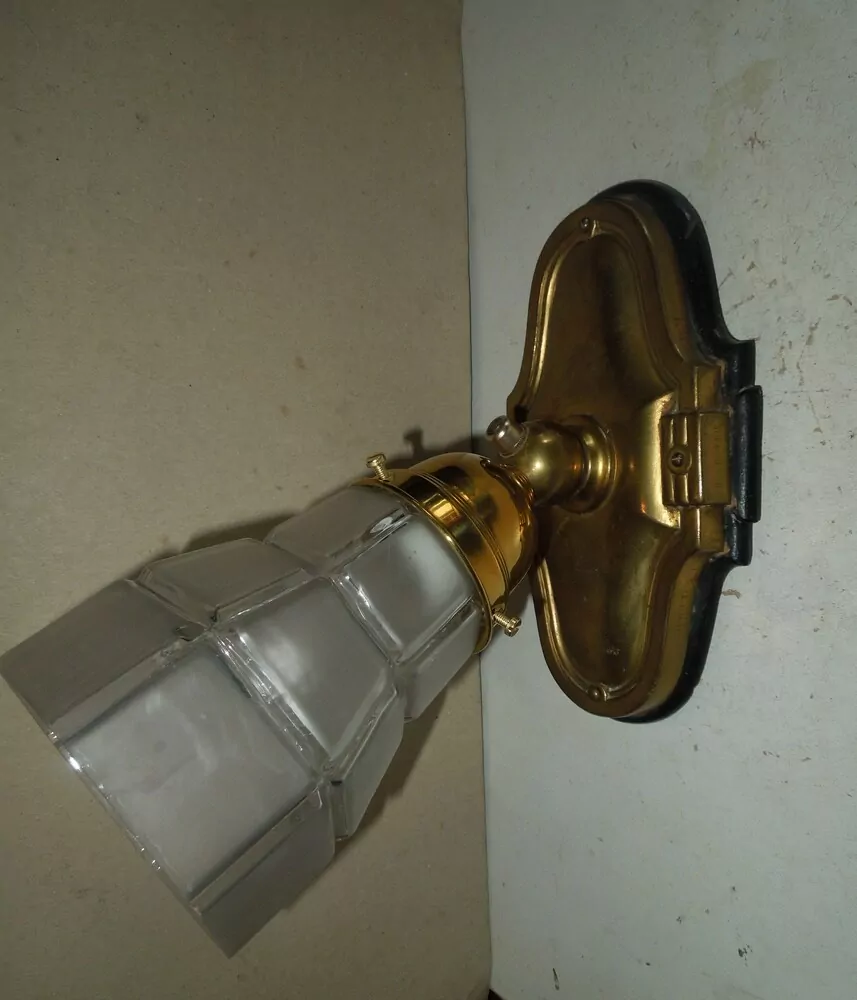 LAMPA NÁSTĚNNÁ LAMPIČKA 
