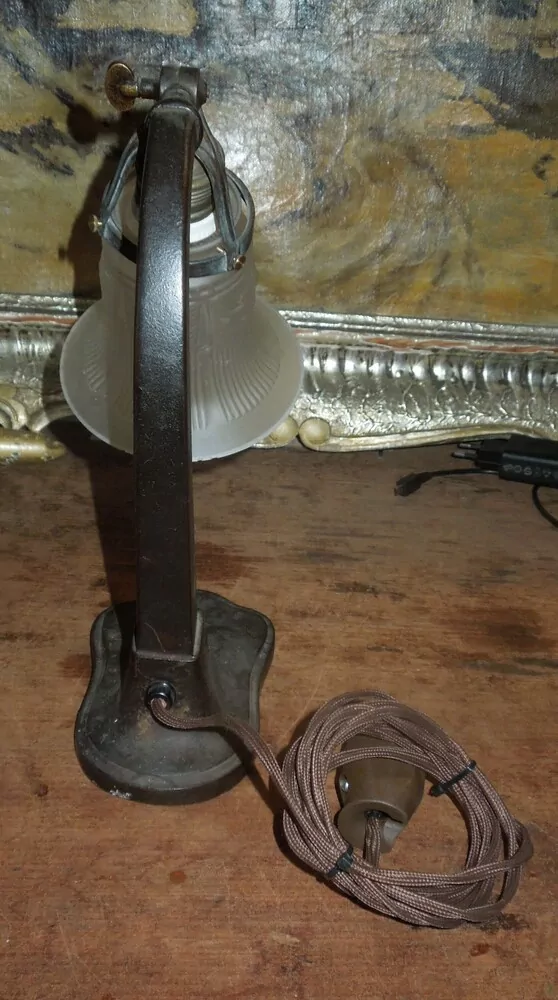 STAROŽITNÁ STOLNÍ LAMPA ELEKTRICKÁ NEBO NÁSTĚNNÁ