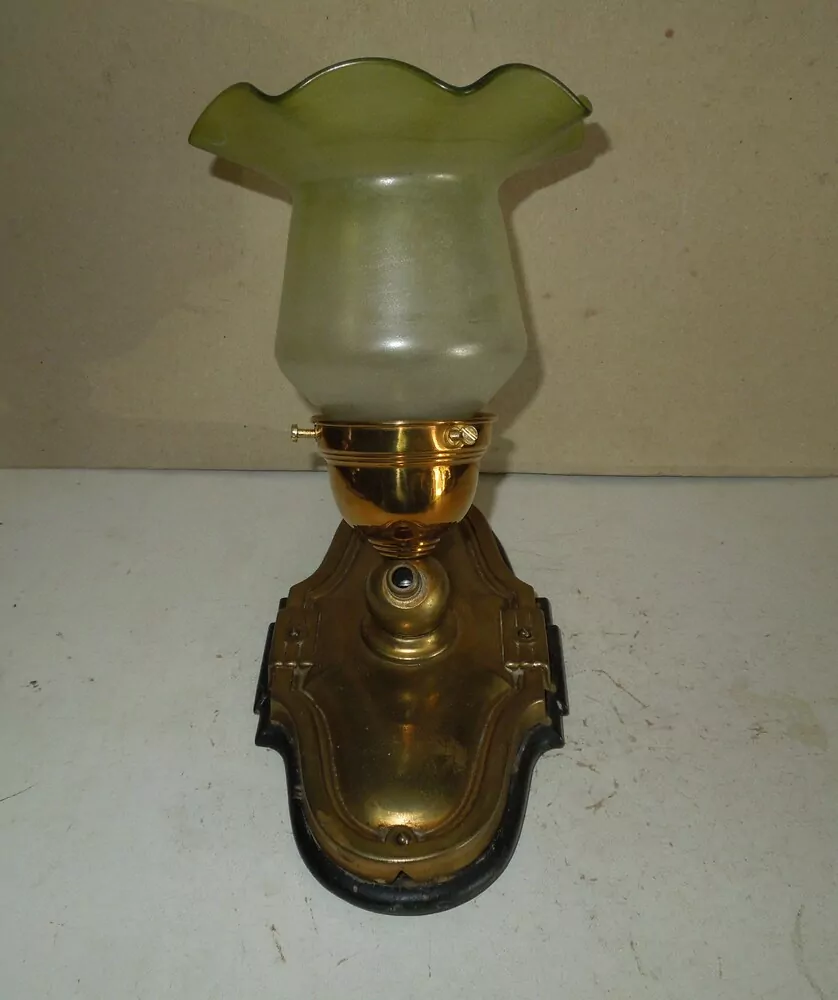 LAMPA NÁSTĚNNÁ LAMPIČKA 
