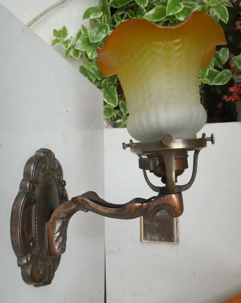STAROŽITNÁ NÁSTĚNNÁ LAMPA 1 KS