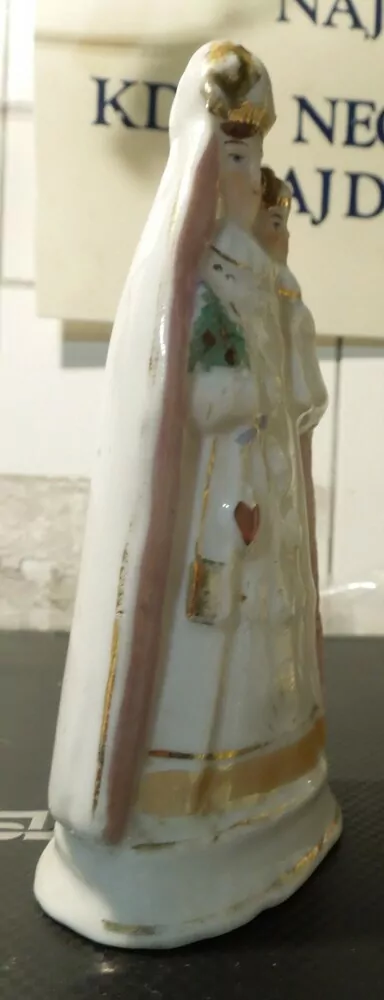 SOCHA SVATÁ PORCELÁN 14 CM