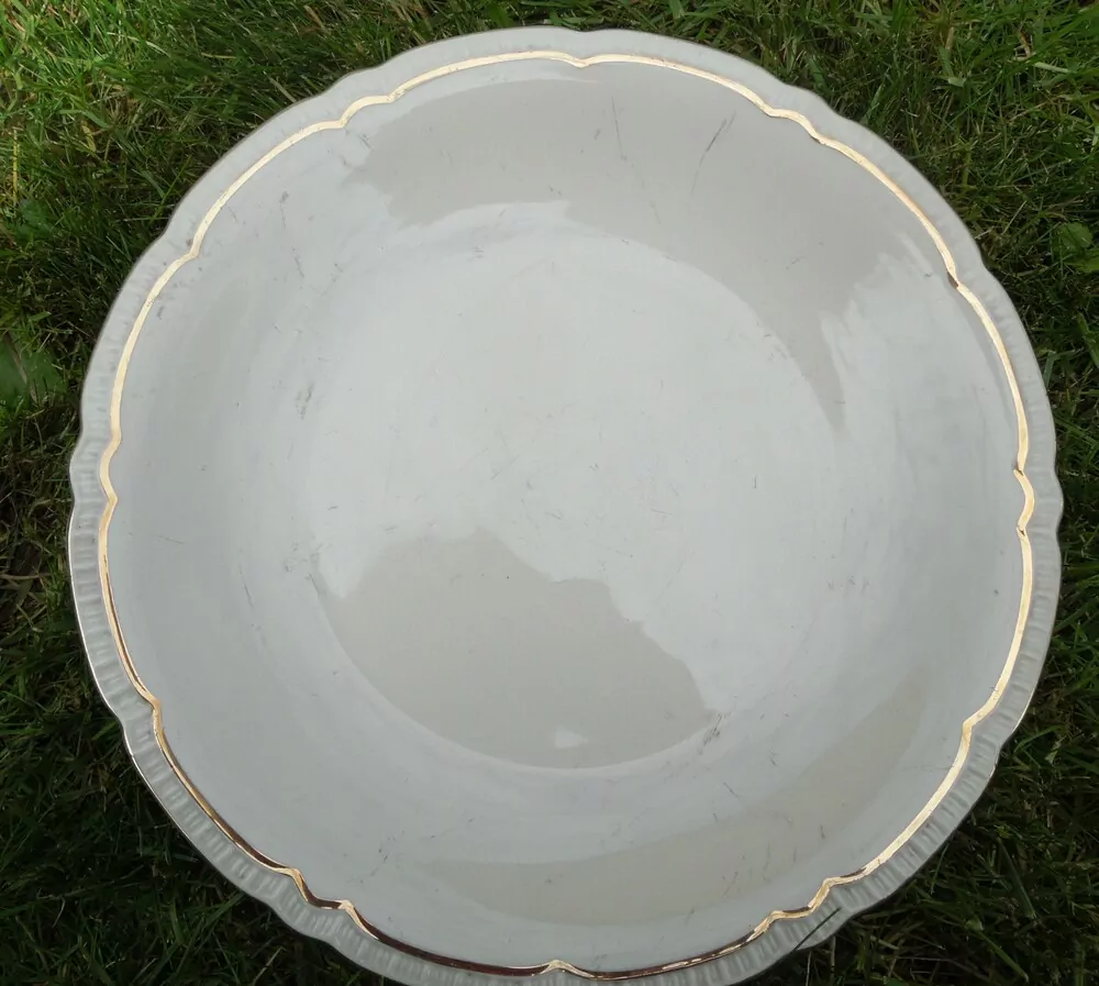PORCELÁNOVÉ TALÍŘE A MÍSY