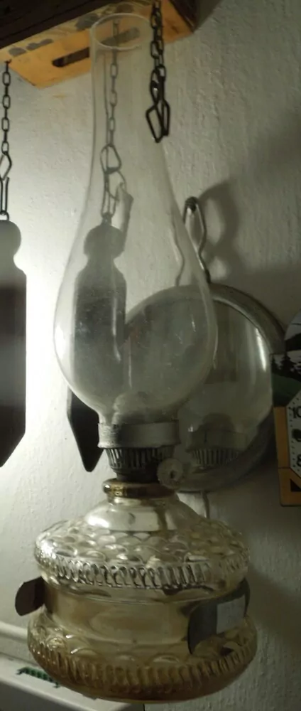 STAROŽITNÁ PETROLEJOVÁ LAMPA