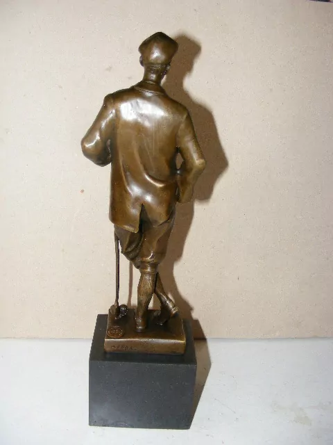 BRONZOVÁ SOCHA GOLFISTA