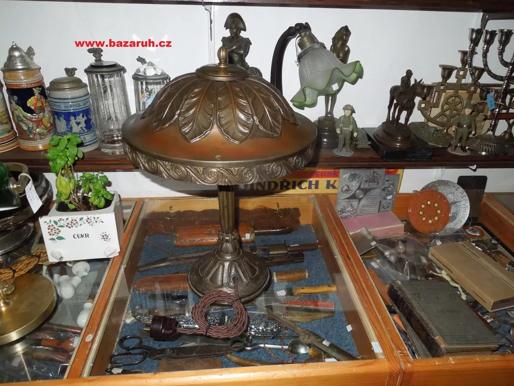 STAROŽITNÁ STOLNÍ LAMPA , LAMPIČKA NA PSACÍ STŮL