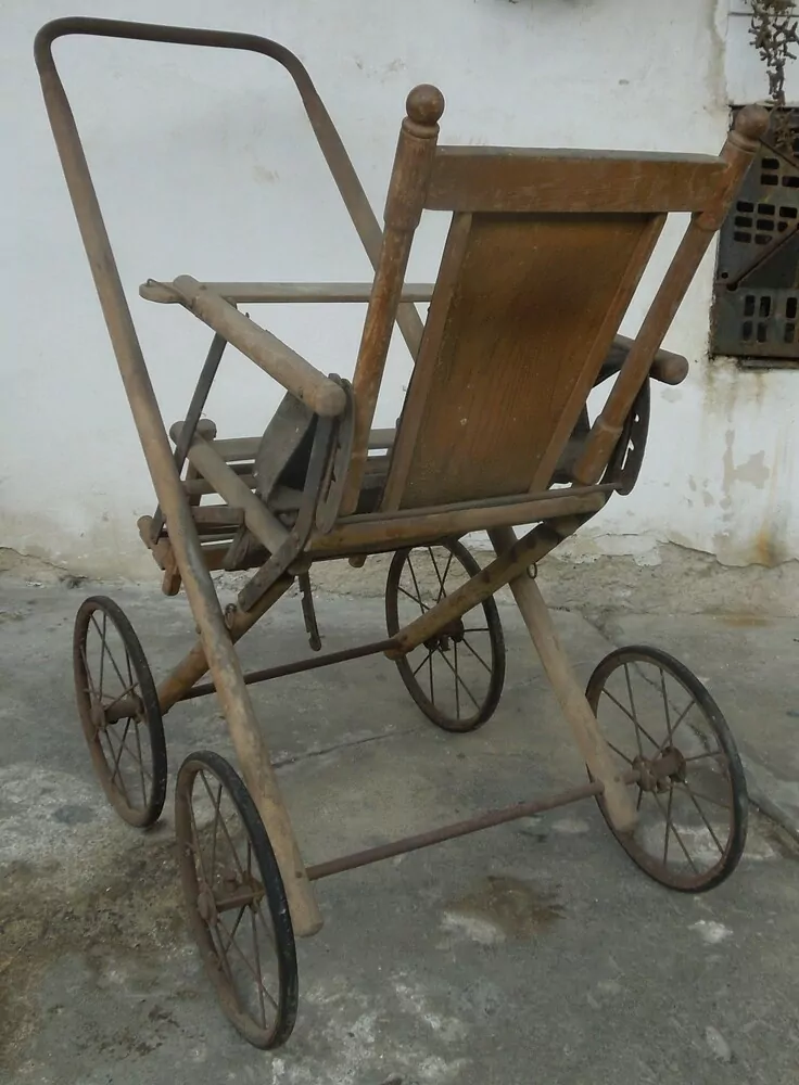 STAROŽITNÝ KOČÁREK
