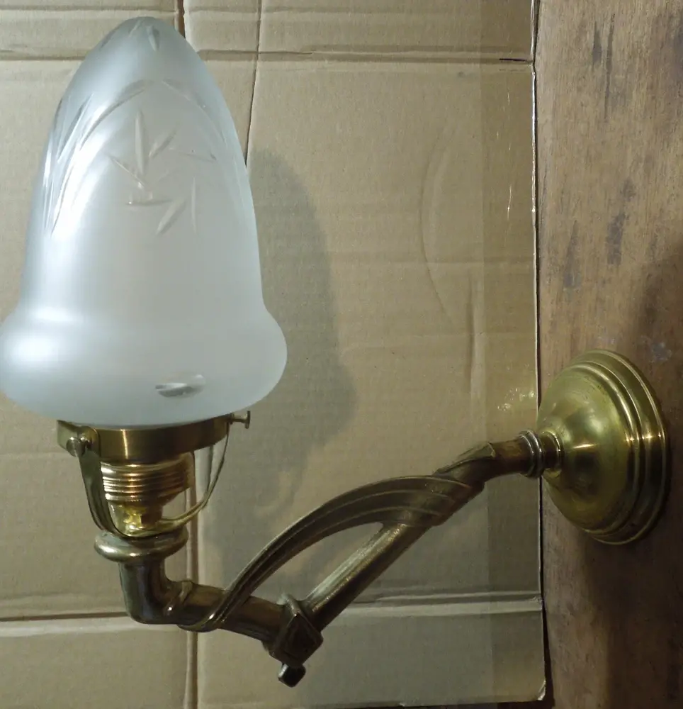 MOSAZNÁ LAMPIČKA NA STĚNU 1 KS LAMPA
