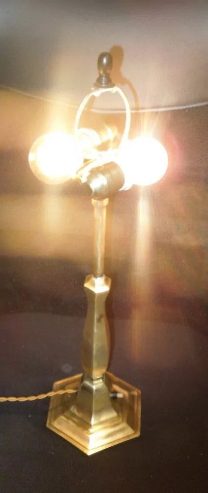 STAROŽITNÁ LAMPA STOLNÍ