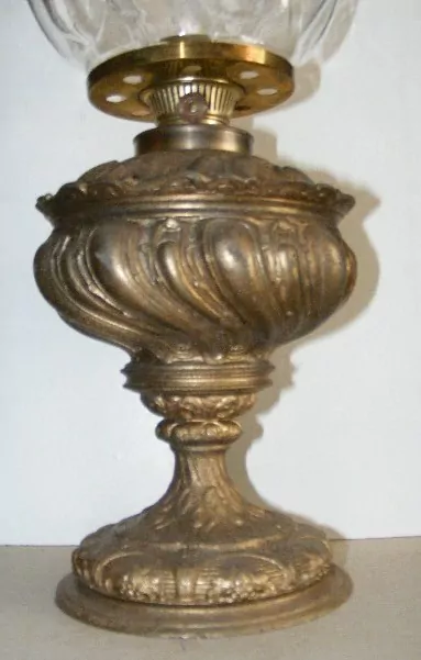 STAROŽITNÁ PETROLEJOVÁ LAMPA , PETROLEJKA