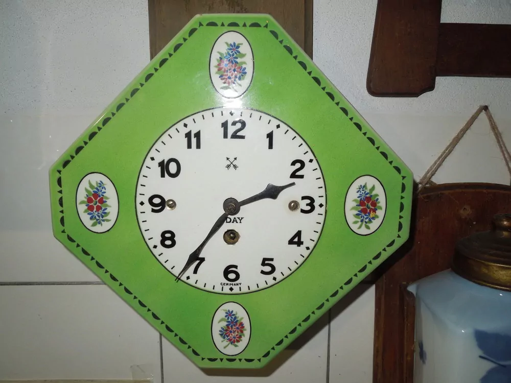 HODINY PORCELÁNOVÉ KUCHYŇSKÉ ZNAČENÉ