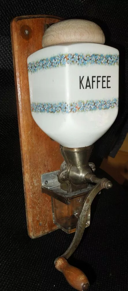 STAROŽITNOST  MLÝNEK KAFEMLÝNEK KÁVOMLÝNEK