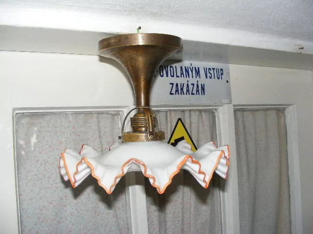 STROPNICE STARÝ 1 KS LUSTR STÍNÍTKO ŠIRM