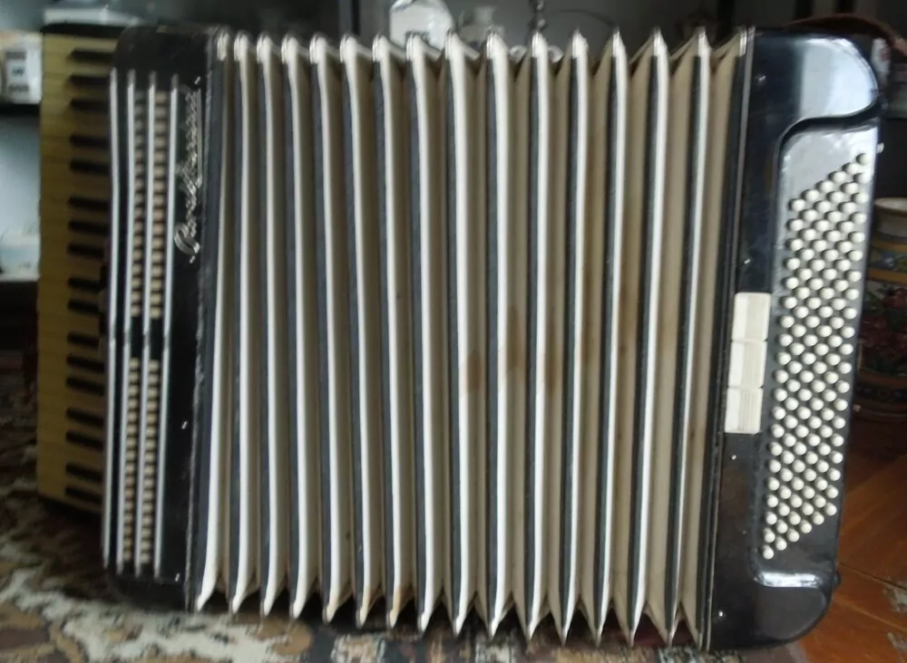  Harmonika Royal Standard