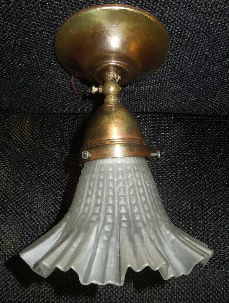 LAMPIČKA STROPNÍ NEBO NA ZEĎ