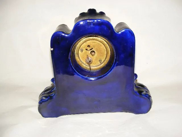 STAROŽITNÉ STOLNÍ PORCELÁNOVÉ HODINY