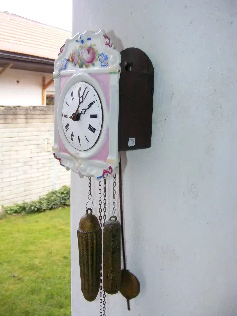 HODINY PORCELÁNKY , PORCELÁNOVÉ NA ZEĎ STAROŽITNÉ 