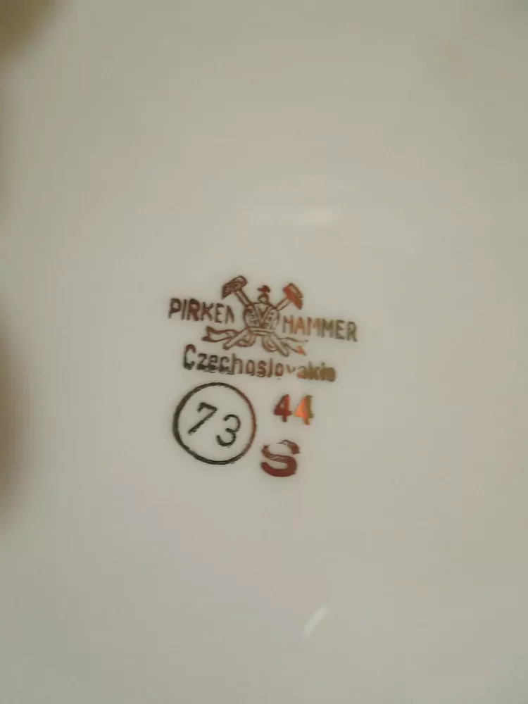 TALÍŘ PORCELÁNOVÝ ,, DÁMA S KAVALÍREM "