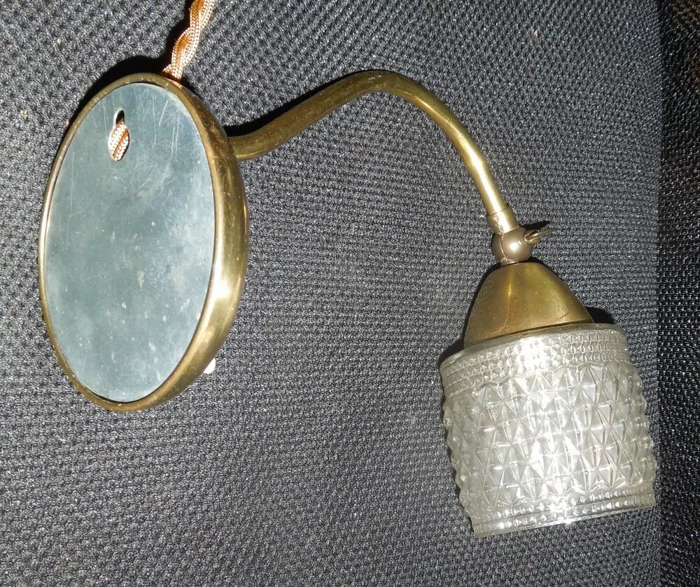 LAMPIČKA stolní nebo NA STĚNU 1 KS NÁSTĚNNÁ LAMPA ELEKTRICKÁ