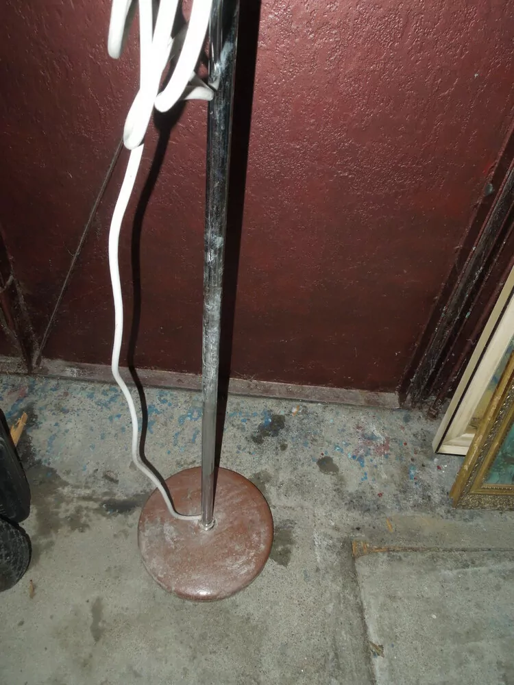 PODLAHOVÁ LAMPA 