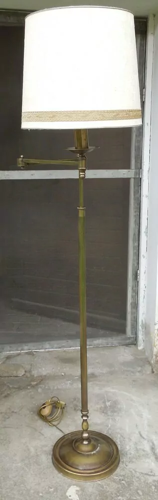 LAMPA STOJACÍ PODLAHOVÁ POLOHOVATELNÁ