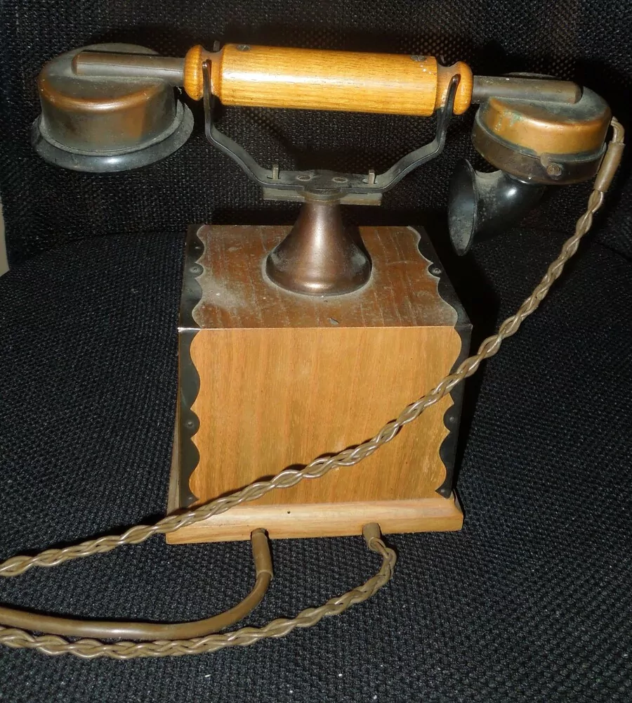STAROŽITNÝ TELEFON PĚKNÁ DEKORACE